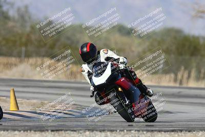 media/Dec-01-2025-Moto Forza (Mon) [[2daa91e15f]]/2-Intermediate Group/Session 3 (Turn 3)/